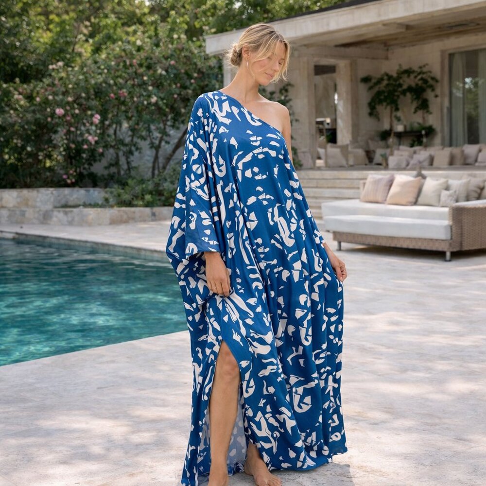 DIARRABLU Satu Off-Shoulder Maxi Dress Batik Blu Small